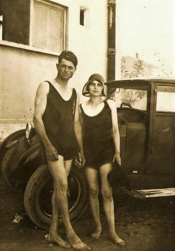 1930