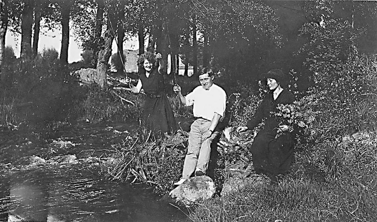 1930 (2)