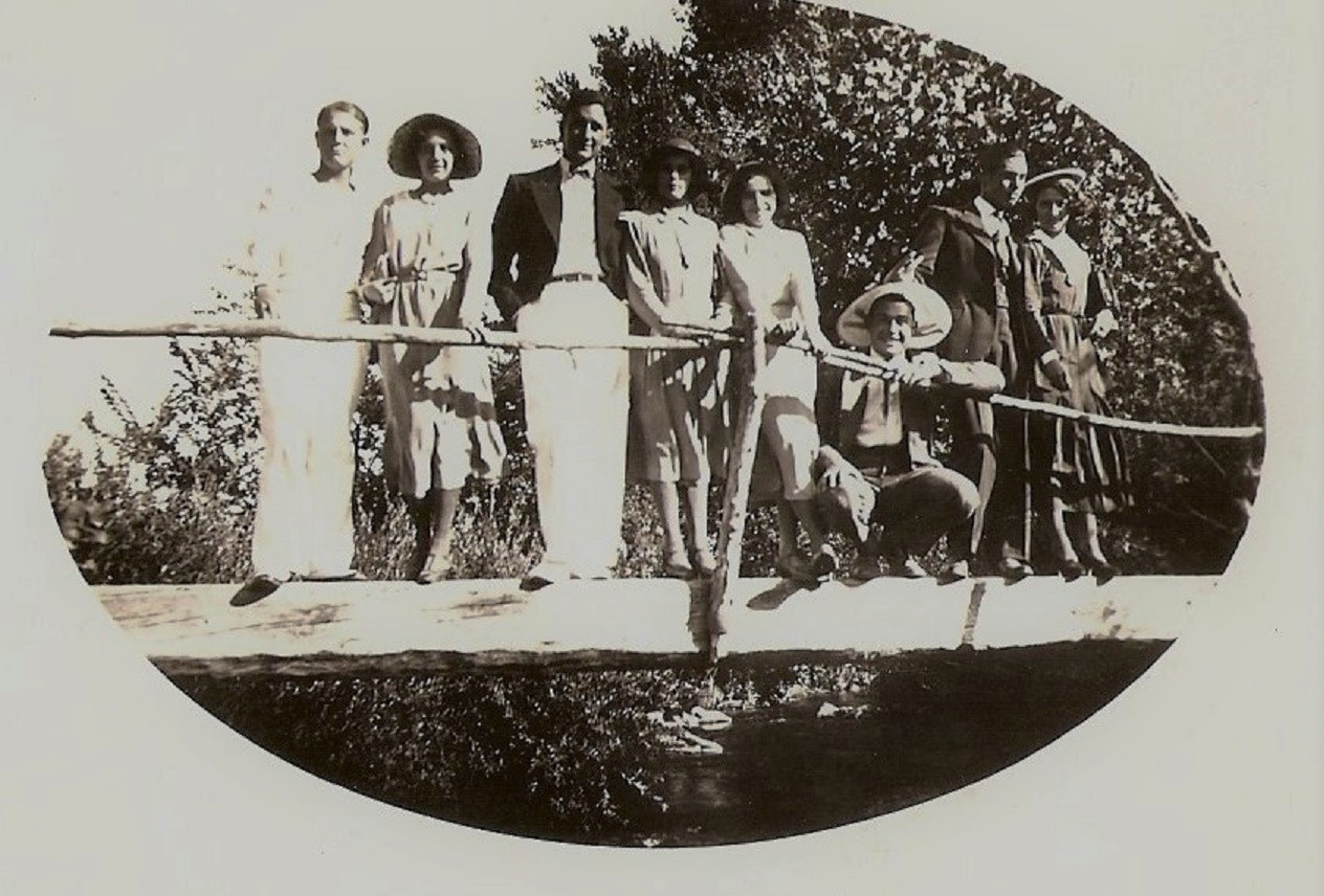 1930 (3)