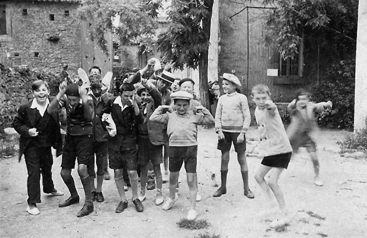 1932 (4)