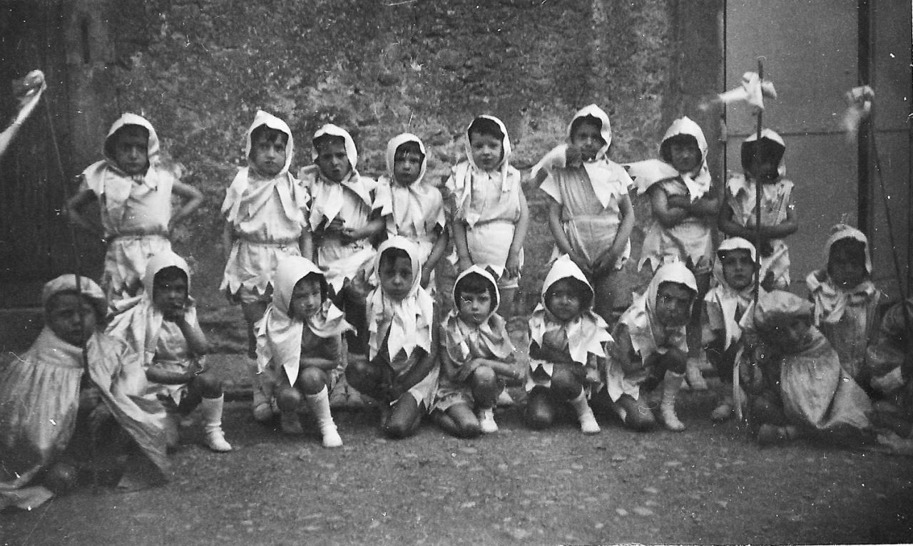 1933