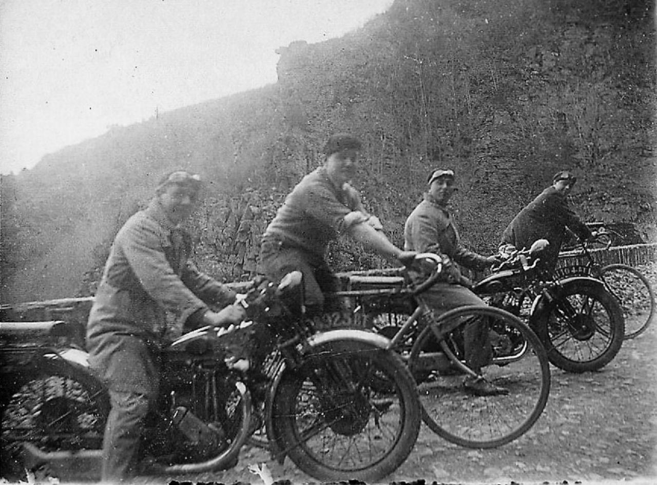 1935 (4)