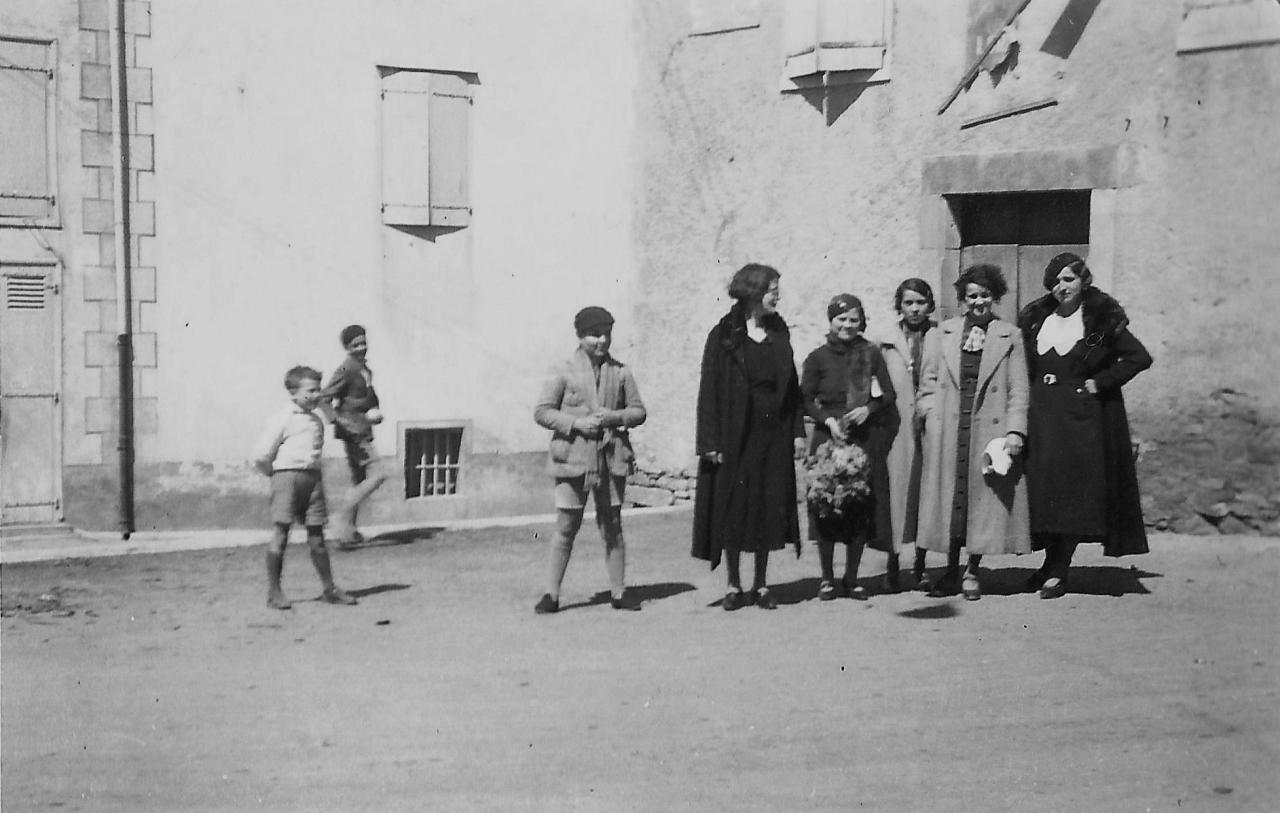 1935