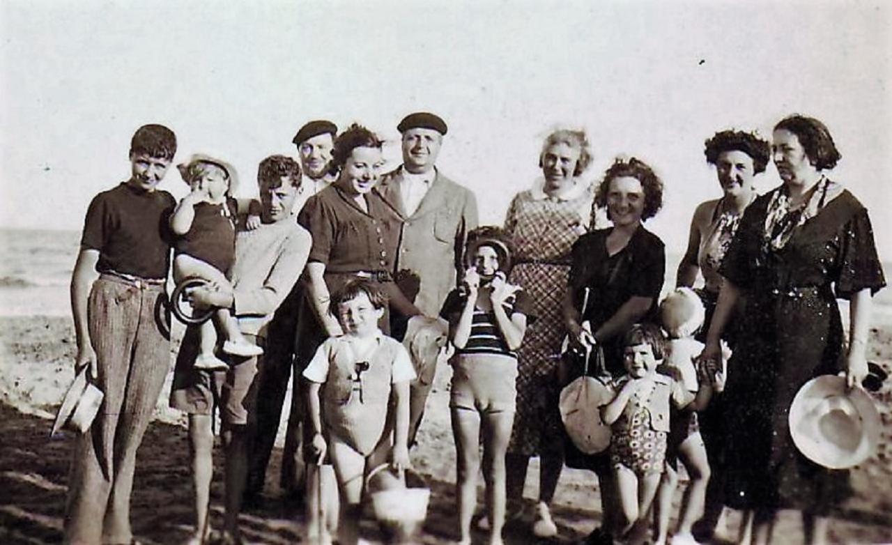 1937 (12)