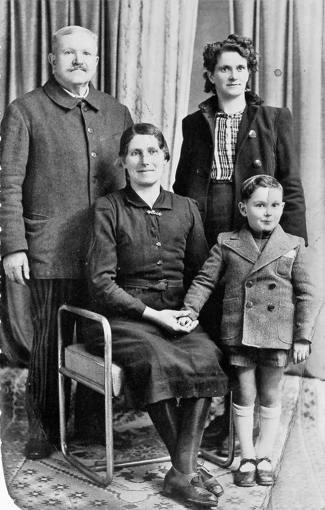 1938 (10)