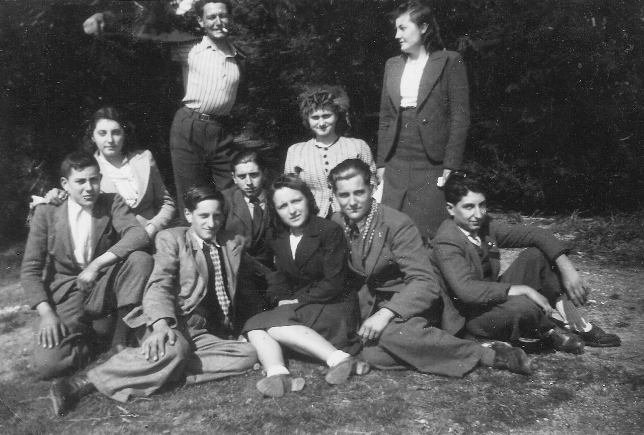 1942 (3)