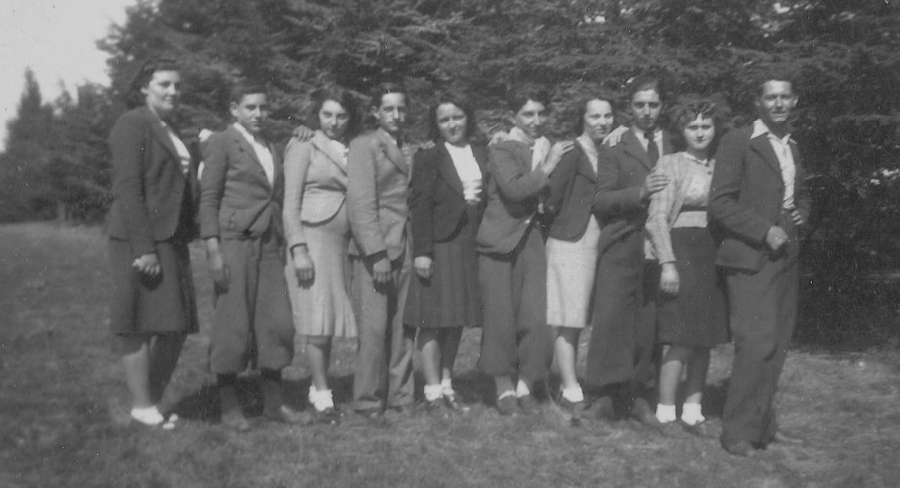 1942 (4)