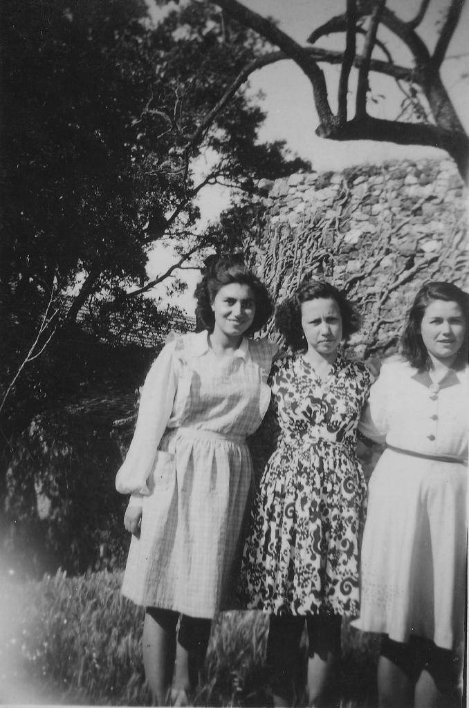 1943 (2)Malou Conquet, Lucienne Pichardo, Lucette Vaissière
