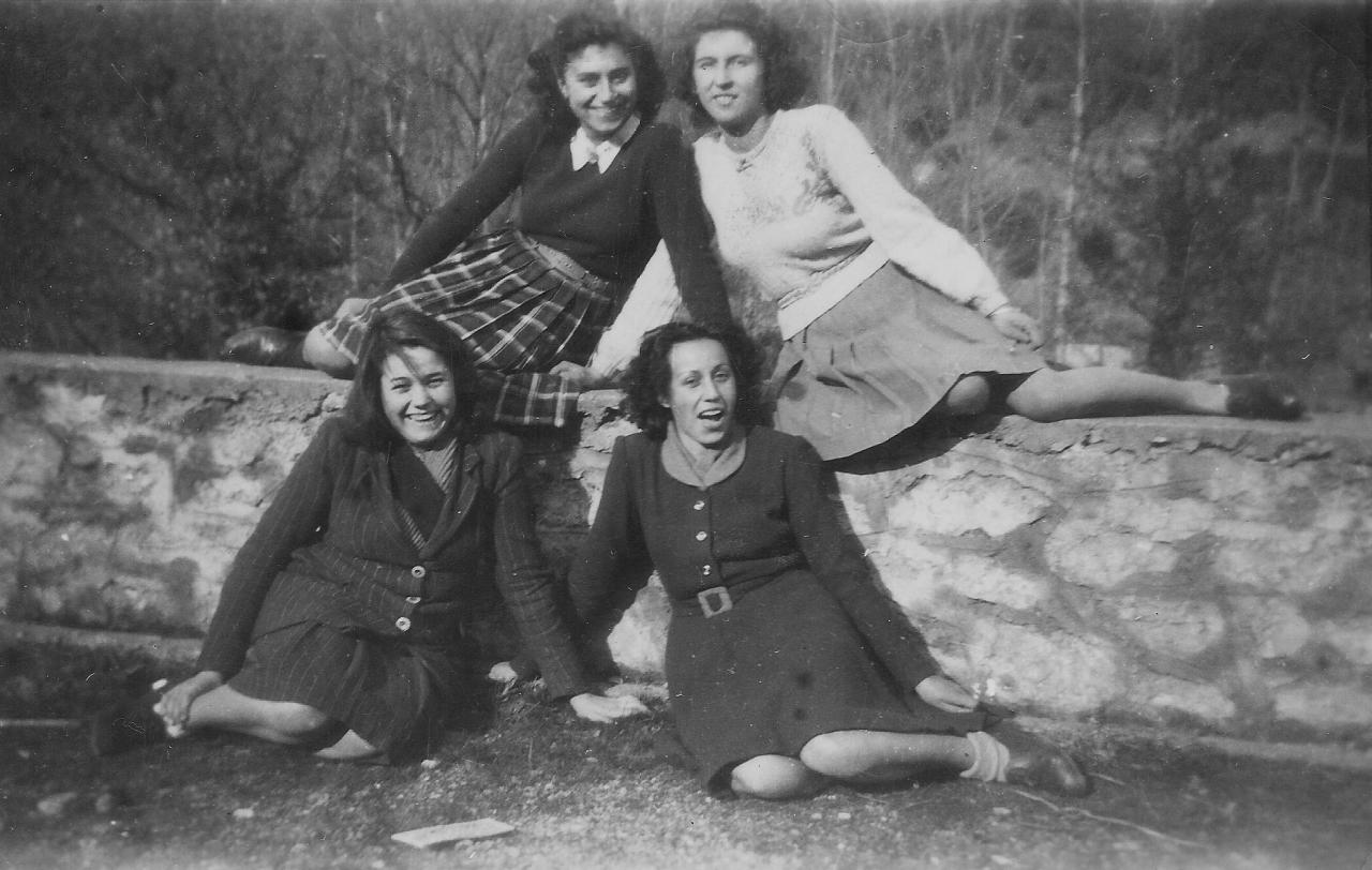 1944 (2) Malou Conquet,  Maria Diomard, Lucette Vaissière, Palmyre Pichardo