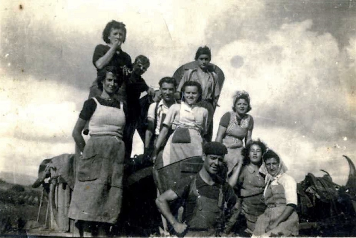 1944