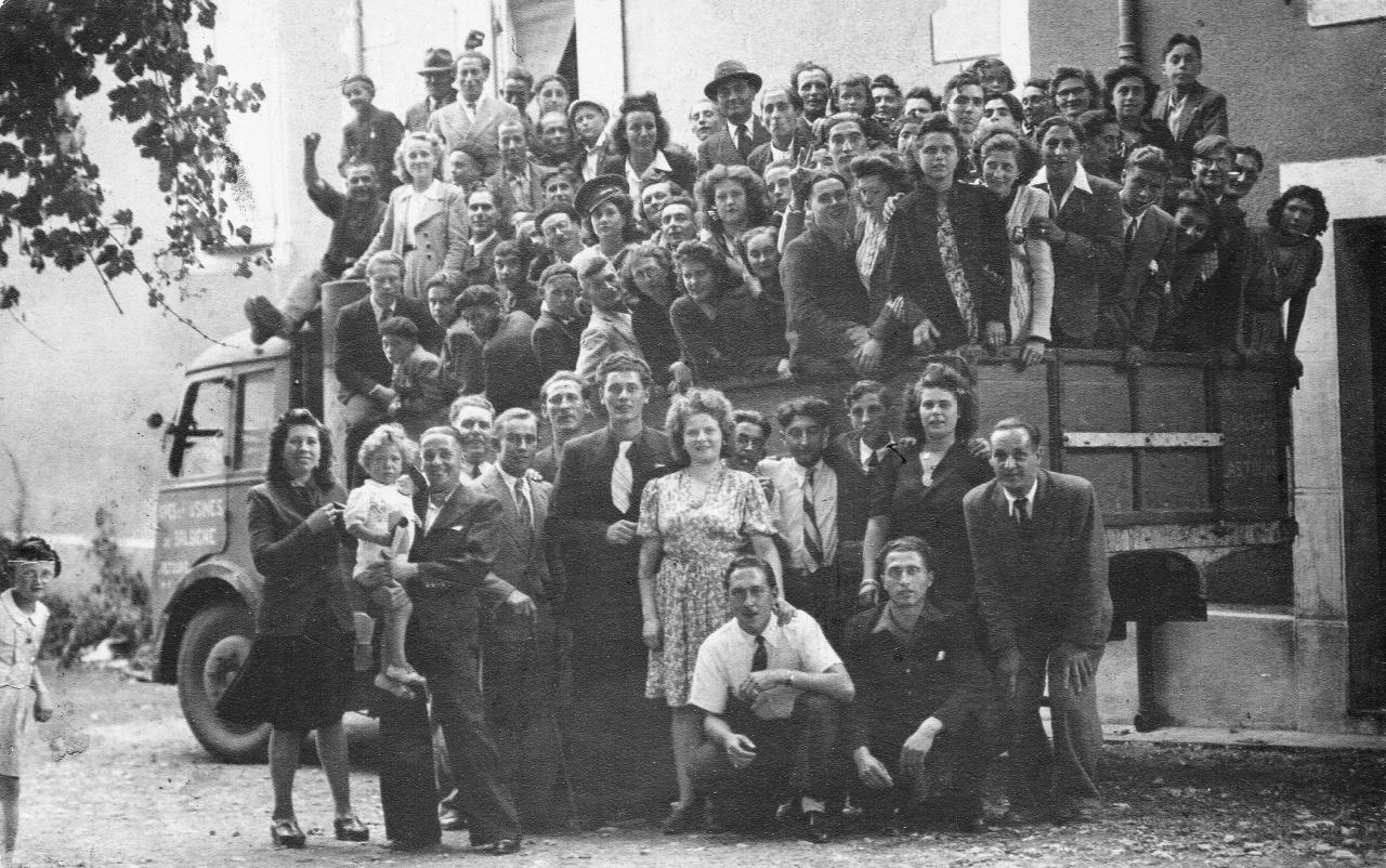 1944 (4)