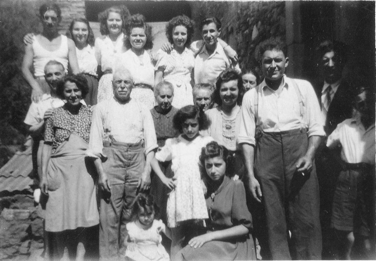 1945 (17)