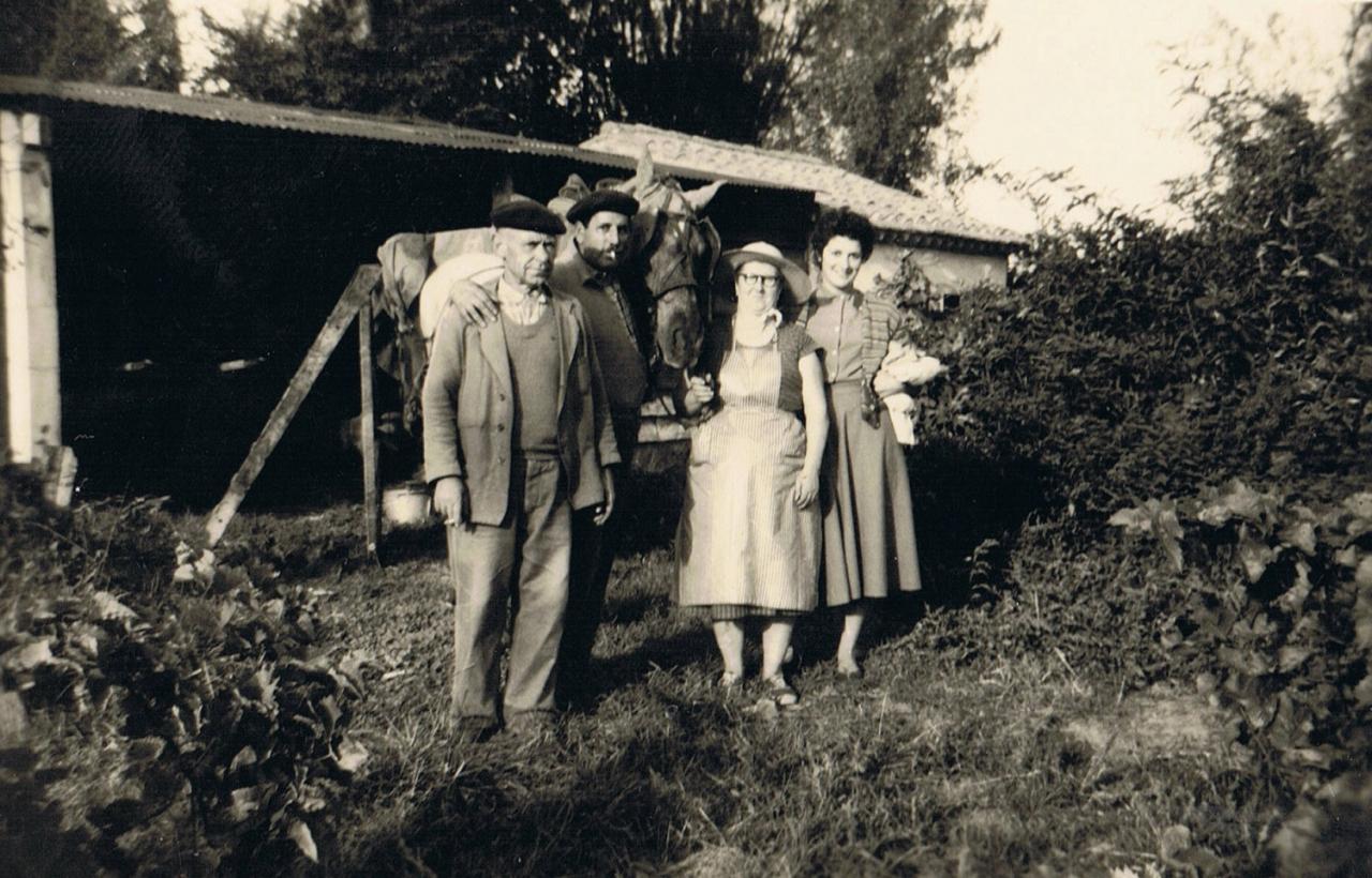 1945 (17)
