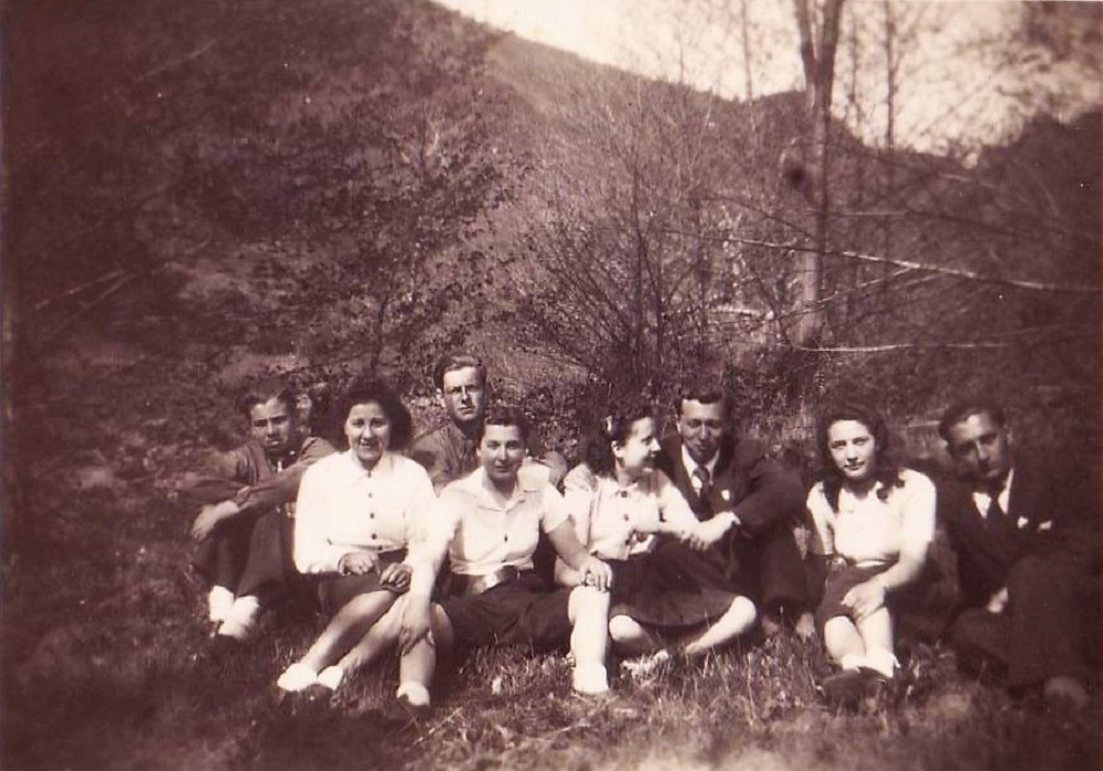 1945 (19)
