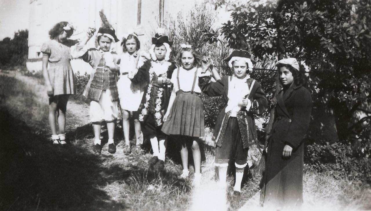 1945 (20)