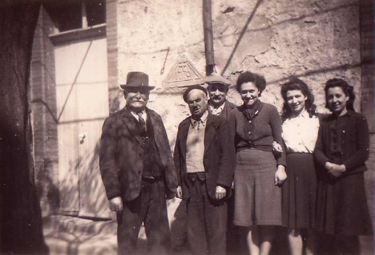 1945 (20)