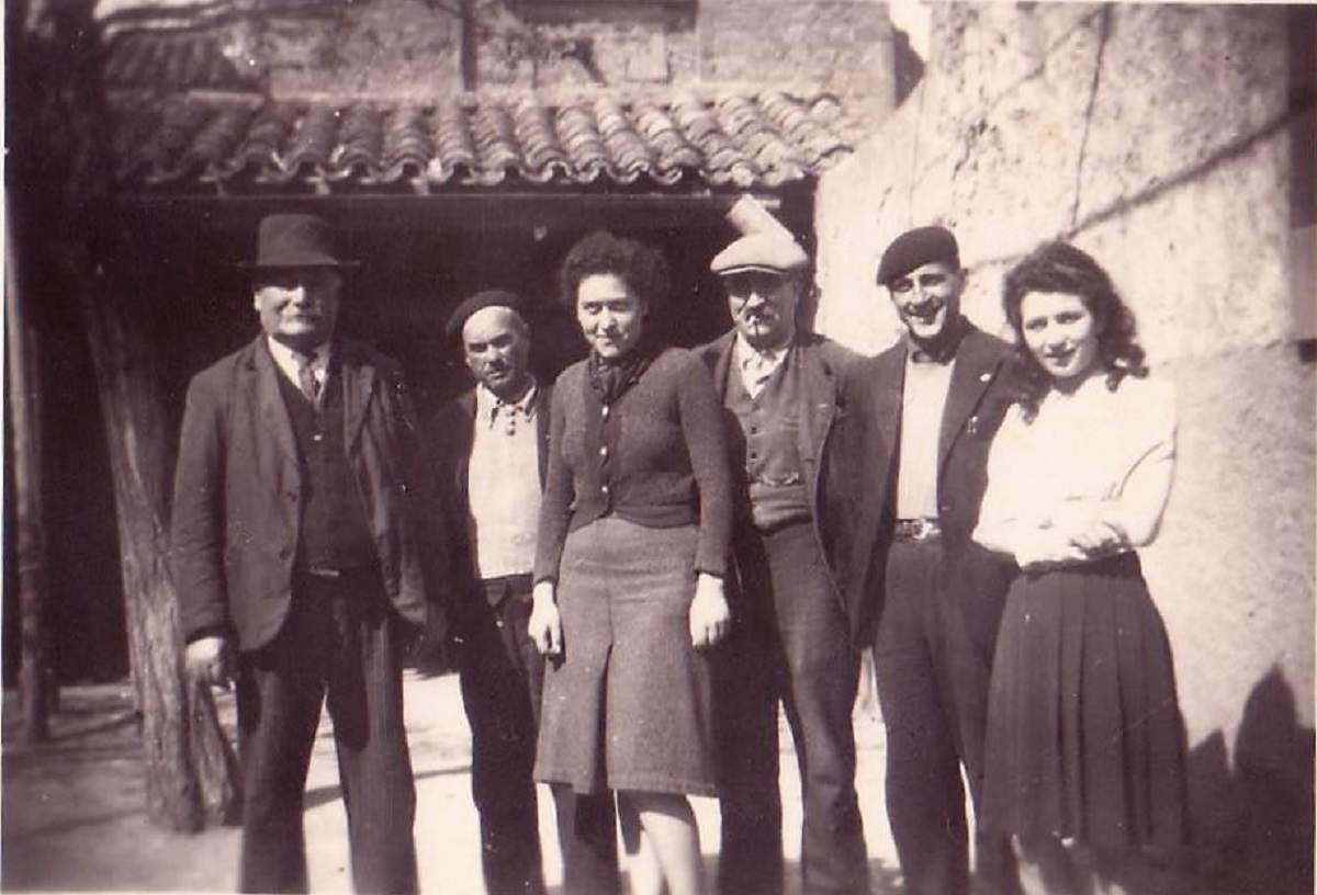 1945 (21)