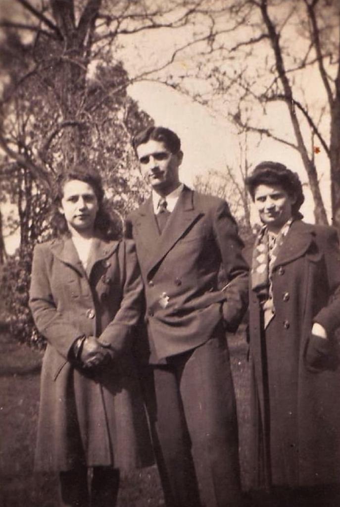 1945 (22)