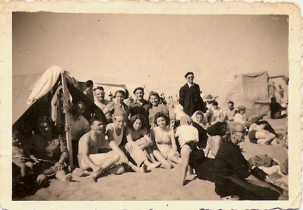 1945 (29)