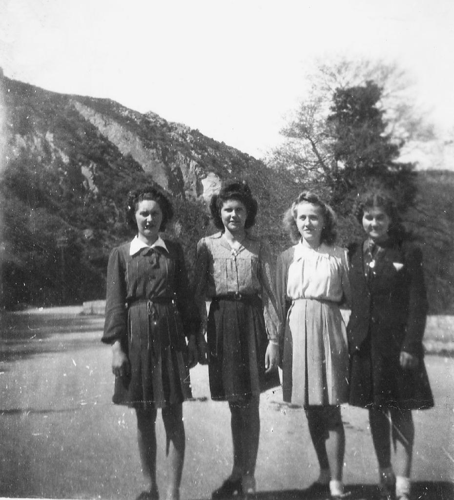 1945 (5)