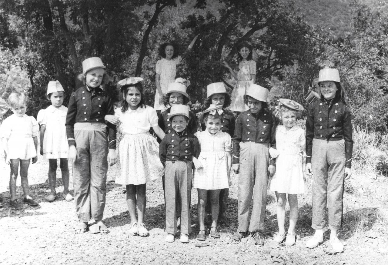 1946 (16)