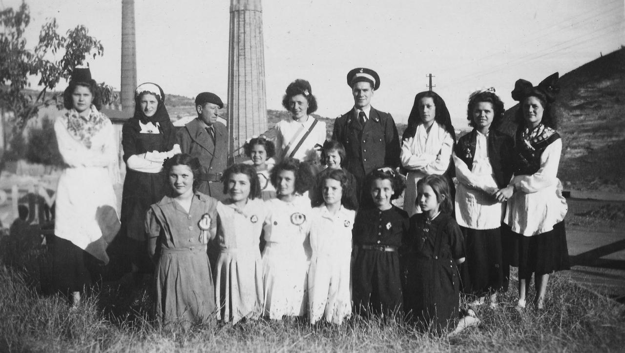 1946