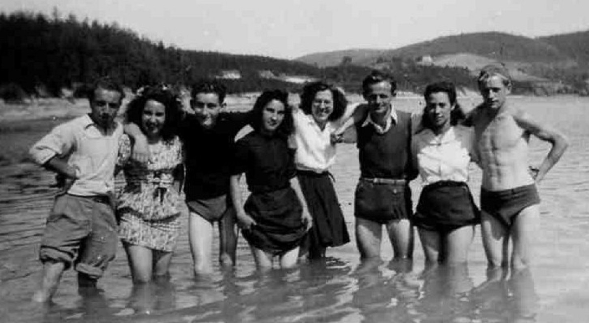 1947 (10)