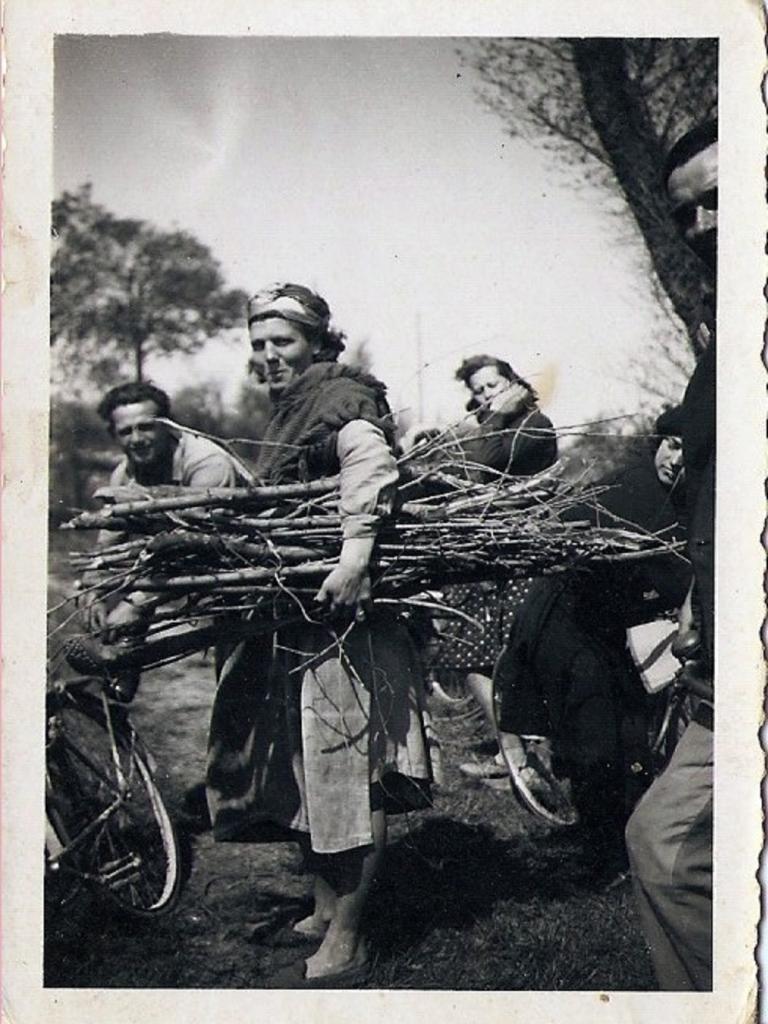 1949 (13)