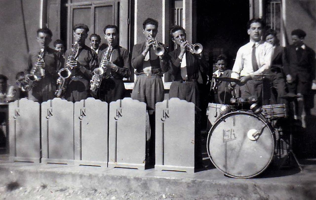 1949 (9)