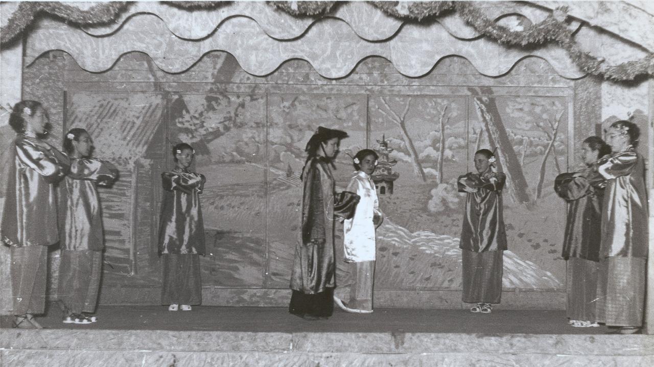 1952 (16)