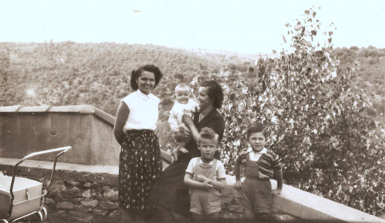1953 (52)