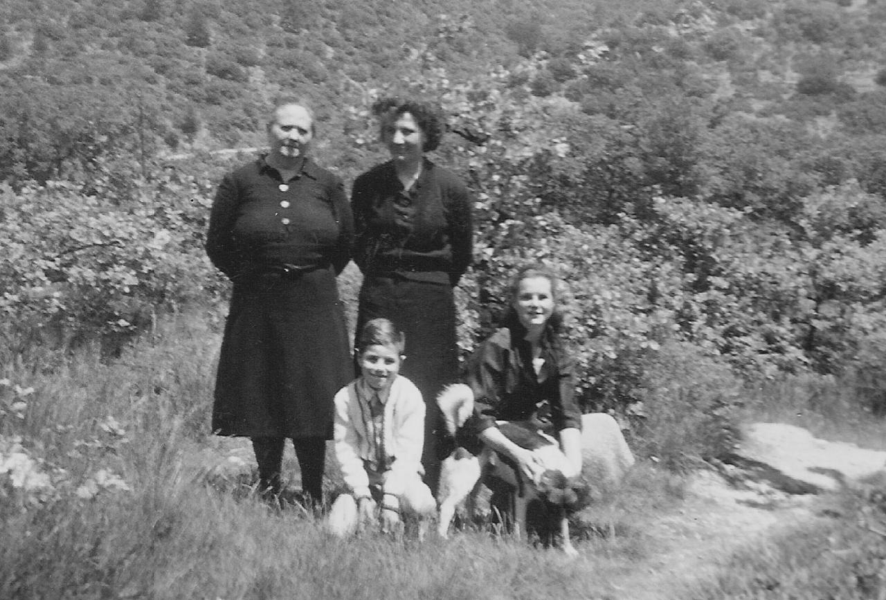 1957 (15)