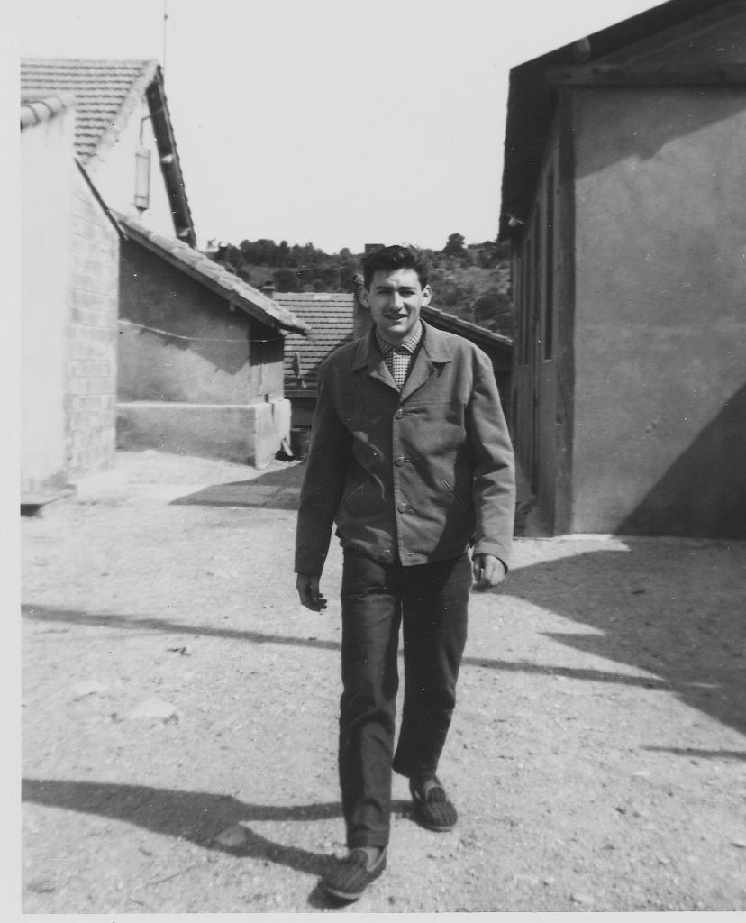 1957 (9)