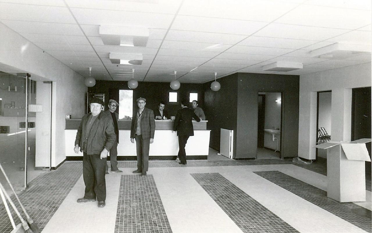 1975