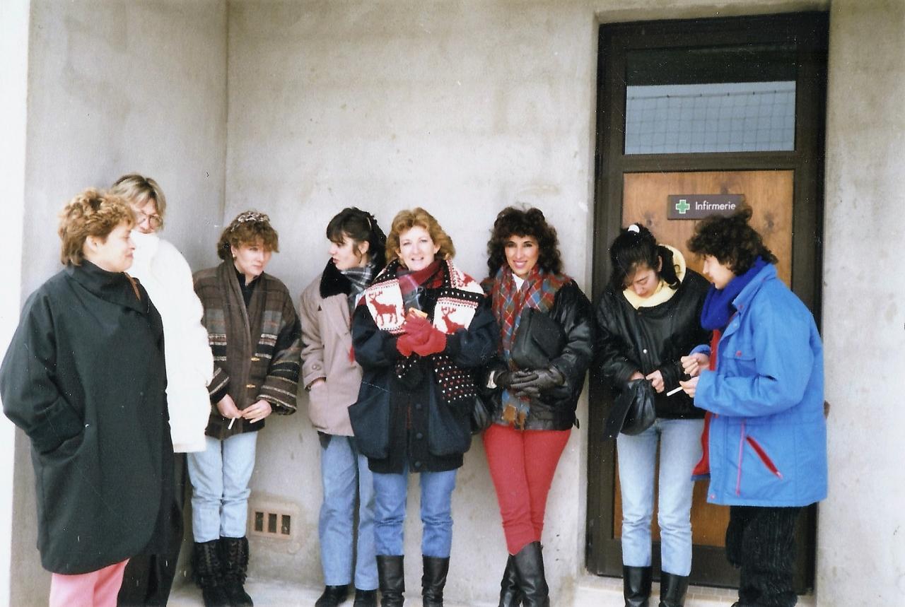 1987 (9)