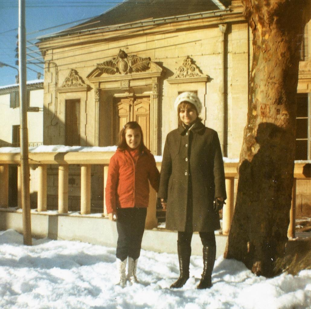 Noël 1970 Isabelle et Jacqueline SIGUIER