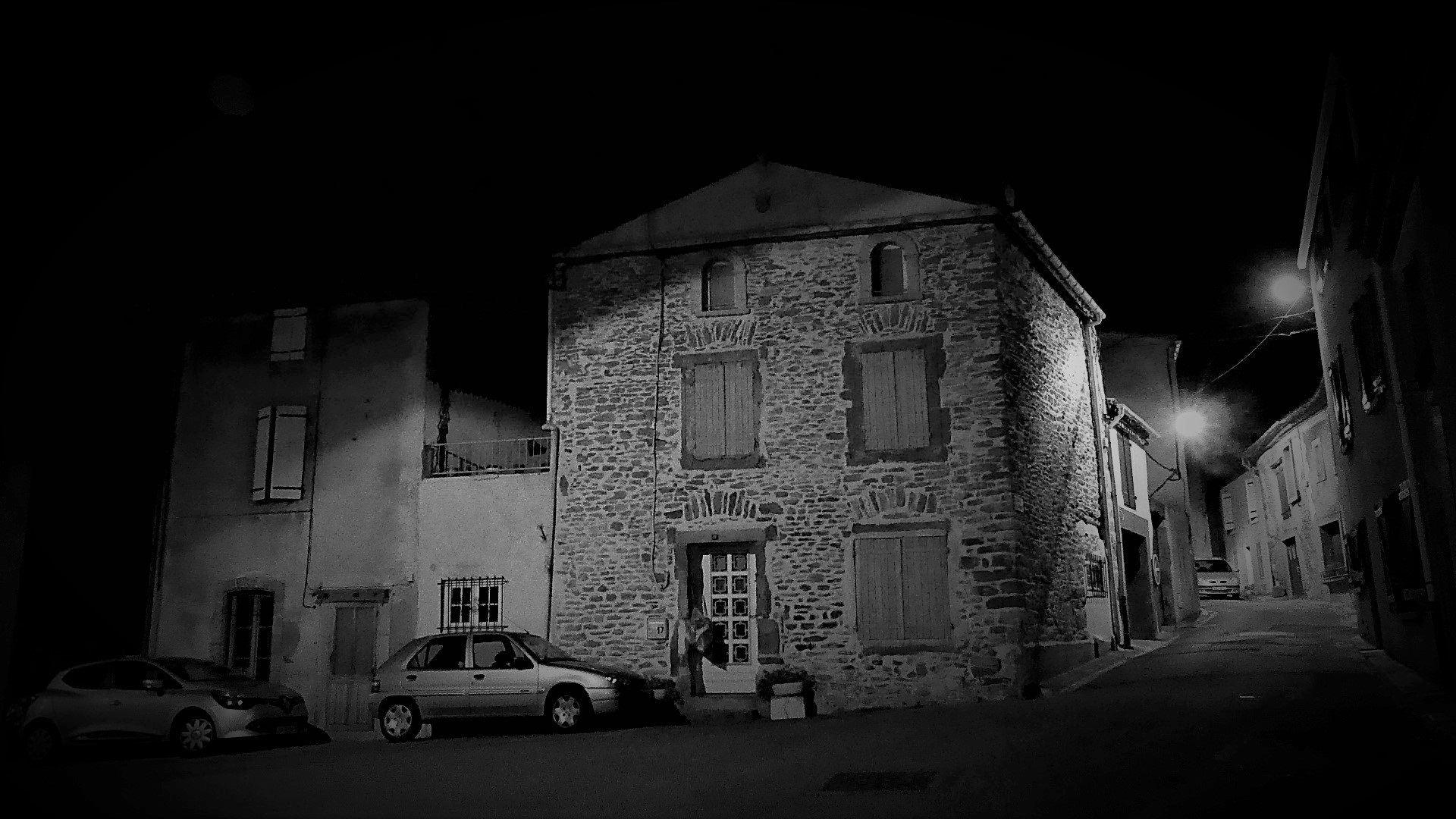 rue Frédéric Mistral          angle rue de la République